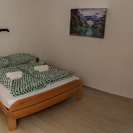 Apartmaji Tinta דירה