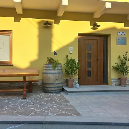 Apartmaji Tinta Apartman Kanal