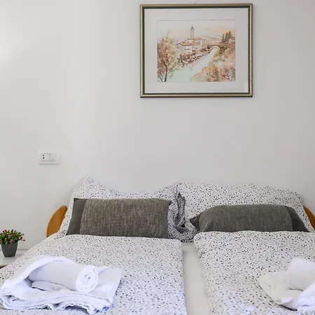 Apartment Apartmaji Tinta Kanal