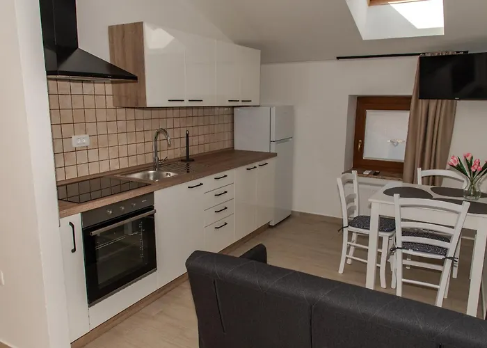 Apartmaji Tinta Kanal